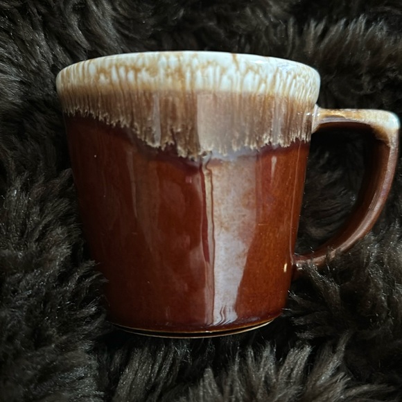 McCoy and Hull pottery mugs - Picture 3 of 4